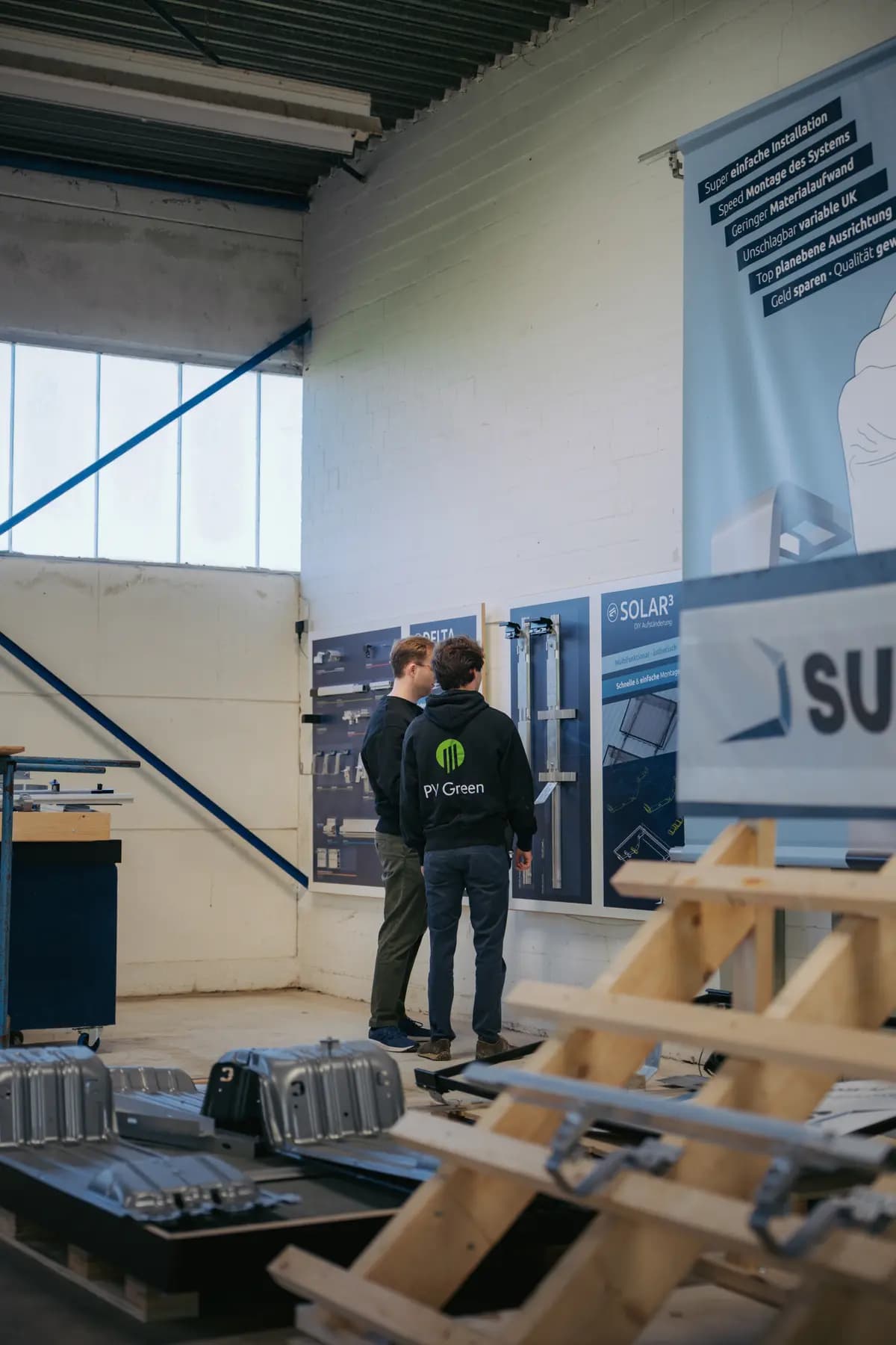 Schulungswand mit Systemübersicht in der Zentrale