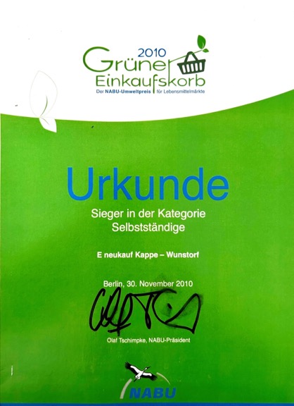 Siegerurkunde grüner Einkaufskorb Cord Kappe